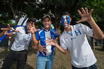 El color y la pasión del Honduras vs México desde San Pedro Sula