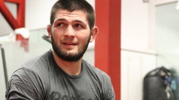 La pregunta que ha logrado que Khabib pierda la paciencia: "Yo soy humano también"