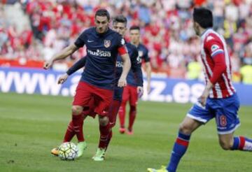 Koke con el balón. 