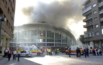 A primera hora de la ma?ana del 28 de junio de 2001 se declar車 un incendio en el pabell車n de Goya. Durante unas obras de mejora para arreglar unas goteras. Uno de los obreros estaba pegando con un soplete las placas de aluminio del techo cuando se resbal車 en la inclinada cubierta. El soplete se le cay車 de las manos y la llama prendi車 el techo por dentro propag芍ndose las llamas por todo el recinto. El edificio qued車 destruido y se decidi車 por construir un nuevo Palacio de Deportes que se inaugur車 en 2005.