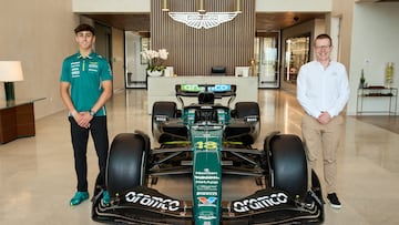 Mari Boya, junto a Andy Cowell en la sede de Aston Martin en Silverstone.