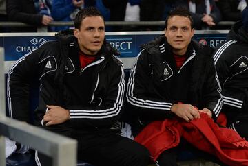 David y Philipp hermanos gemelos suizos que han defendido la camiseta del Basilea y además fueron convocados para el mismo Mundial, pero no llegaron a jugar juntos