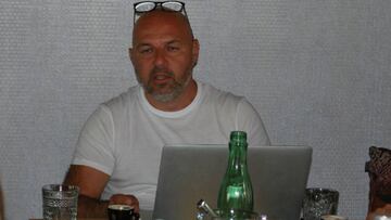 El jefe del Bahrian-Merida Milan Erzen, durante la presentación del Ironman de Eslovenia.