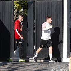 Cillessen no se entrena y Jaume apunta a titular ante el Ajax