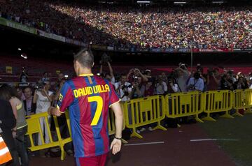 El 21 de mayo de 2010 David Villa fue presentado como nuevo jugador blaugrana. El último fichaje de Laporta como presidente del club culé se presentó antes de marcharse el jugador a Sudáfrica para preparar el Mundial de 2010.