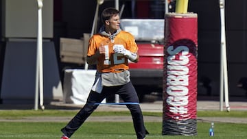 A sus 43 años y en su vigésimo primera campaña en la NFL, Brady tiene al que, sin discusión, es el mejor cuerpo de receptores que ha tenido en su ilustre carrera.