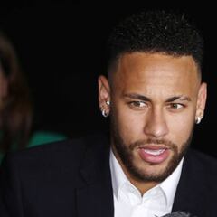 La Hacienda brasileña bloquea más de 30 propiedades de Neymar