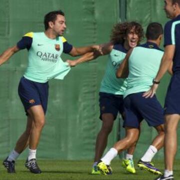 Carles Puyol se mostraba así de feliz en el entrenamiento tras recibir la ansiada alta médica.