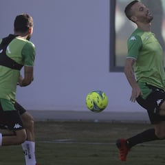 Canales vuelve al grupo y está listo para medirse al Alavés