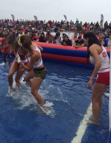 El fútbol acuático de las candidatas a reina en Viña del Mar