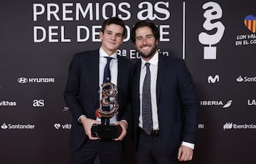 Rafa Jdar, junto con su representante, Javier de Carlos.