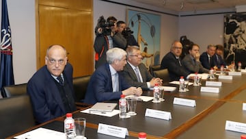 Reuni&oacute;n de LaLiga, con Javier Tebas en primer plano.