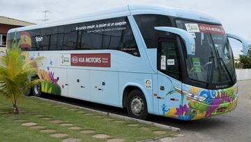 Autobús oficial de España en el Mundial de Brasil 2014.