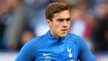 HUDDERSFIELD, ENGLAND - SEPTEMBER 30: Harry Winks of Tottenham Hotspur warms up prior to the Premier League match between Huddersfield Town and Tottenham Hotspur at John Smith's Stadium on September 30, 2017 in Huddersfield, England. (Photo by Michael Regan/Getty Images)