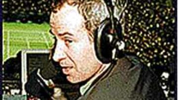 McEnroe como comentarista de TV en un partido de tenis.