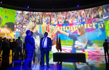 El acto de inauguración ha contado con la presencia del presidente del FC Barcelona, Joan Laporta, la consejera de Cultura de la Generalitat de Catalunya, Natalia Garriga, el socio fundador de GRUP MEDIAPRO Jaume Roures, y Jordi Penas, director del Museo del FC Barcelona.