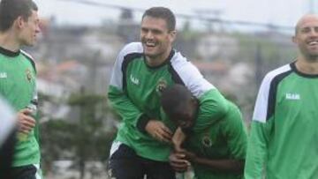 Midiendo el campo, ayer.