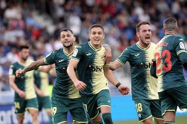 Corpas fue el factor diferencial del partido contra el Tenerife. El centrocampista marcó el único tanto del partido, tras un toque, control orientado con su pierna derecha y zurdazo con el interior de su pierna izquierda, para alojar el balón pegadita al palo.