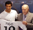 Florentino presenta a Figo, el primer «galáctico» (2000)