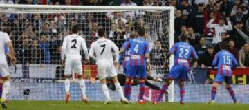 1-0. Primer gol Cristiano Ronaldo en un remate de cabeza.