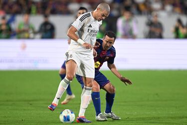 Pepe y Ludovic Giuly.