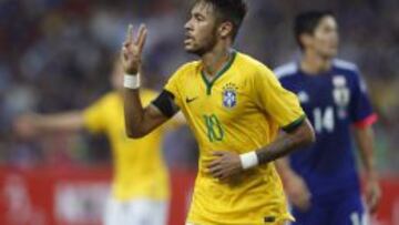 Neymar celebra el tercero de sus cuatro goles.