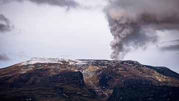 An aerial view of Nevado Del Ruiz volcano located on the border of Caldas and Tolima taken during an overflight made by the Colombian Air Force, in Tolima, Colombia April 10, 2023. Colombian Air Force/Handout via REUTERS ATTENTION EDITORS - THIS IMAGE WAS PROVIDED BY A THIRD PARTY. MANDATORY CREDIT. NO RESALES. NO ARCHIVES