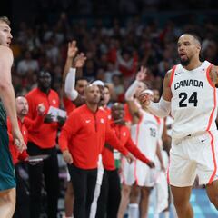 Canadá deja el grupo de España al borde de la locura