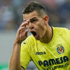 Santos Borré marca su primer gol oficial en Europa