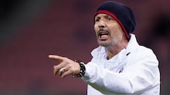 BOLOGNA, ITALY - SEPTEMBER 01: Sinisa Mihajlovic during the Serie A match between Bologna FC and U.S. Salernitana 1919 at Stadio Renato Dall'Ara on September 01, 2022 in Bologna, . (Photo by Danilo Di Giovanni/Getty Images)