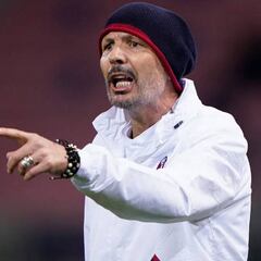 Former Serie A star Sinisa Mihajlovic passes away