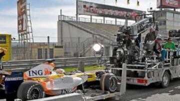 <b>AMPLIO MONTAJE. </b>El rodaje incluyó unas tomas sobre un monoplaza en la recta de la pista madrileña.