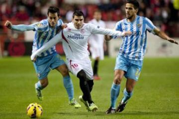 Jose Antonio Reyes entre Juanmi y Recio.