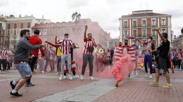 Los jugadores del Atleti celebran LaLiga con la afición en Valladolid