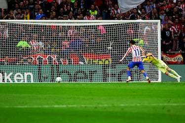 Almada marca el 2-0 tras un gran pase de Giuliano. 