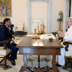 Papa León XIV y Gustavo Petro se reunieron en el Vaticano: así fue el encuentro