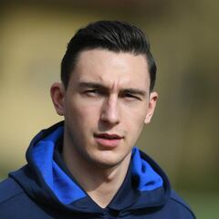 Manchester United's Darmian welcomes Juventus interest