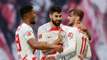 LEIPZIG, - OCTOBER 29: Timo Werner celebrates with Josko Gvardiol and Benjamin Henrichs of RB Leipzig after scoring their team's second goal during the Bundesliga match between RB Leipzig and Bayer 04 Leverkusen at Red Bull Arena on October 29, 2022 in Leipzig, . (Photo by Maja Hitij/Getty Images)