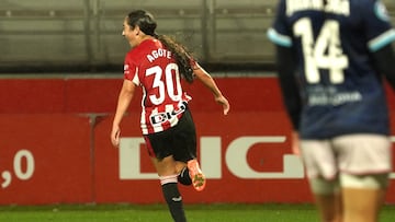 Daniela Agote celebra su primer gol con el Athletic femenino.