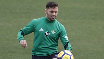 Durmisi dice que su situación en el Betis “no es sostenible”