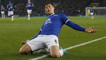 Barkley celebra un gol con la camiseta del Everton.