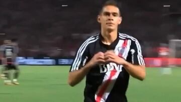 Marca, se lo dedica a su novia... ¡y le amonestan por ello!