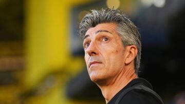 VILLARREAL, SPAIN - APRIL 02: Imanol Alguacil, Head Coach of Real Sociedad, looks on prior to the LaLiga Santander match between Villarreal CF and Real Sociedad at Estadio de la Ceramica on April 02, 2023 in Villarreal, Spain. (Photo by Aitor Alcalde/Getty Images)