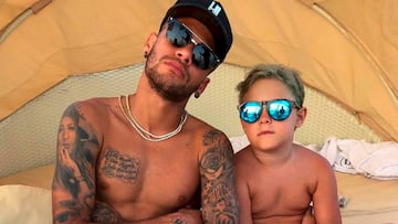 Neymar pos&oacute; junto a su peque&ntilde;o y lo colg&oacute; en sus redes sociales.