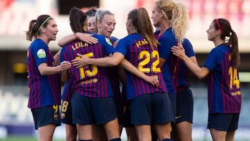 Jugadoras del Barcelona ante el Valencia.