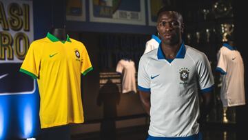 Vinicius Junior posa con la nueva camiseta que Brasil usar&aacute; en la Copa Am&eacute;rica.