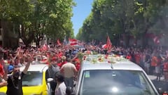 Locura por el ídolo: así despidieron en La Plata a Sabella