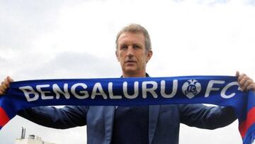 Albert Roca, en su presentaci&oacute;n con el Bengaluru de la Superliga India.