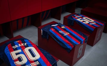 El rapero nacido en Toronto estará presenta en la publicidad del FC Barcelona en el Clásico. El club blaugrana saldrá al terreno de juego en el primer Clásico de la temporada con una camiseta que, por primera vez, no lucirá en el frontal el logo de su partner principal, sino el emblema de un artista de renombre internacional.