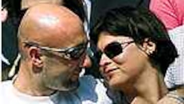 PREFIERE EL SOL. La 'top-model' Linda Evangelista, que nunca ha ocultado su relación con Fabien Barthez, no quiere pasar su vida de casada en el noroeste de Inglaterra y prefiere disfrutar de un clima más cálido. El guardameta internacional francés, mientras, fuerza su salida del Manchester United.